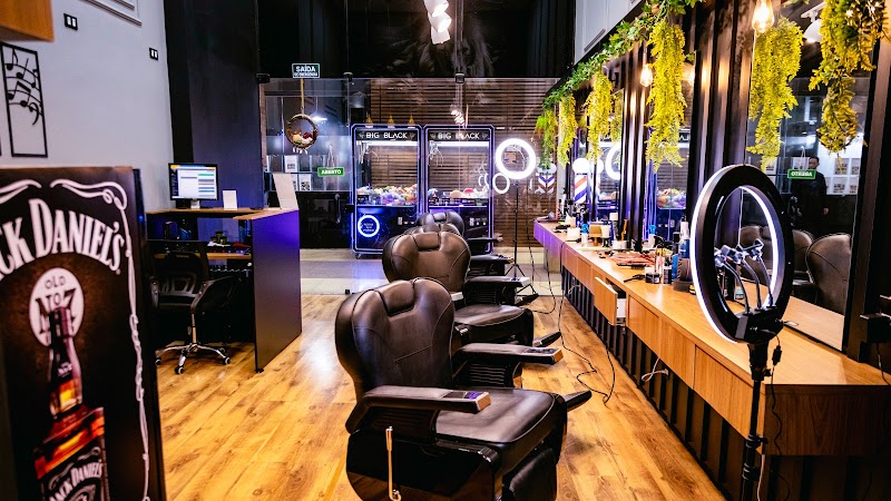 Natu's Barber Shop Gonzaga