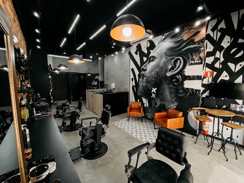 Vinil Barbearia - Ponta da Praia