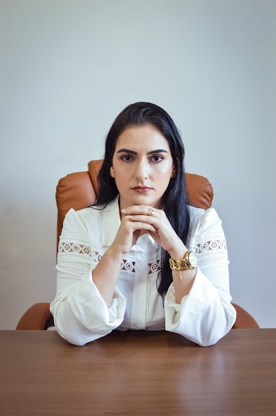 Dra. Ana Cibele - Advogada