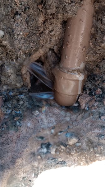 Akira Caça Vazamento