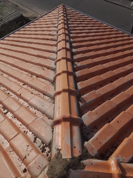 JOSÉ TELHADISTA CARPINTEIRO PEDREIRO SERVIÇO DE CALHAS