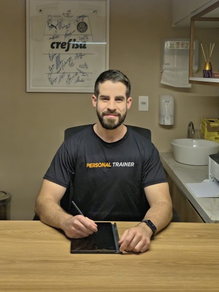 Vítor Duque Personal Trainer e Consultoria Online | Longevidade e Força (+30 anos)