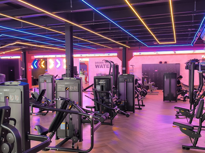 Academia SkyFit Guarujá