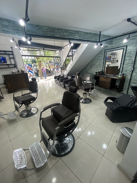 DELUXE BARBER COMPANY