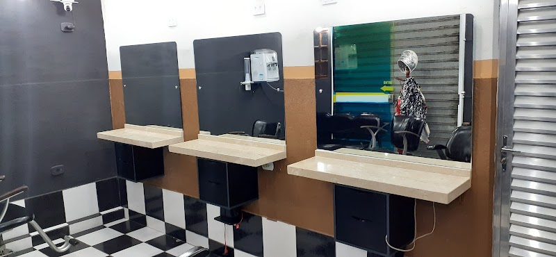 Equipe Claudio Black Barbearia e venda gel e pomadas atacado e varejo