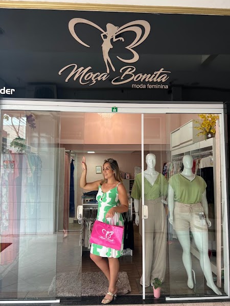 Moça Bonita Moda Feminina